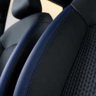 日産 ノート e-POWER メダリスト ブラックアロー