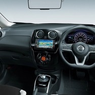 日産 ノート e-POWER X
