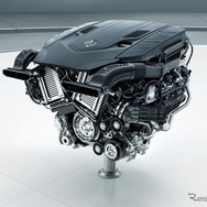 新型4リットルV型8気筒直噴ツインターボエンジン
