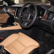 ボルボ V90 T8 インスクリプション