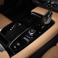 ボルボ V90 T8 インスクリプション