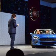 新型 フィアット124 スパイダー（ロサンゼルスモーターショー15）