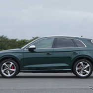 アウディSQ5
