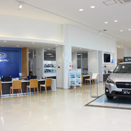 広々とした店内はバリアフリーで誰もが来店しやすい