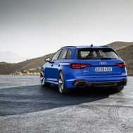 アウディ RS4アバント