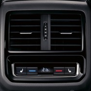 VW アルテオン3ゾーンフルオートエアコンディショナー/アレルゲン除去機能付きフレッシュエアフィルター（後席操作パネル）