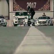 ドバイ 空飛ぶ白バイ　スコーピオン
