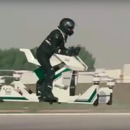 ドバイ 空飛ぶ白バイ　スコーピオン