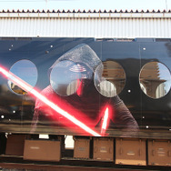 南海電鉄特急ラピート特別仕様車「スター・ウォーズ／フォースの覚醒」号