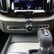 ボルボ XC60 T5 Inscription