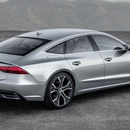 アウディA7スポーツバック新型