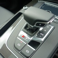 アウディ SQ5