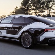 アウディ RS7 スポーツバック の自動運転車