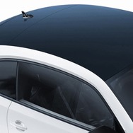 VW ザ ビートル ブラックスタイルブラックペイントルーフ／ダークティンテッドガラス（リヤ/リヤ左右、UVカット機能付）／ウインドーフレーム