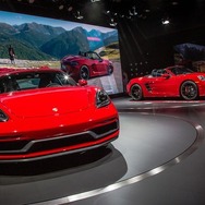 ポルシェ718ボクスターGTSと718ケイマンGTS（ロサンゼルスモーターショー2017）