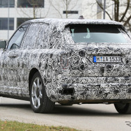 ロールスロイスの新型SUV スクープ写真