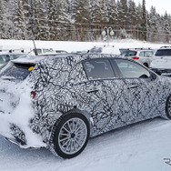 メルセデスベンツ Aクラス PHEV スクープ写真