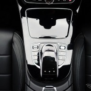 メルセデスベンツ E220dステーションワゴン・アバンギャルドスポーツ