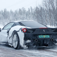 フェラーリ 488GTB 高性能モデルのテスト車両 スクープ写真