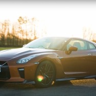 メルセデス AMG GT-R vs 日産 GT-R ドラッグレース　動画