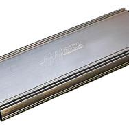 パワーアンプの一例。マッツプロオーディオ MPA4150。