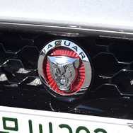 ジャガーFタイプ400スポーツ