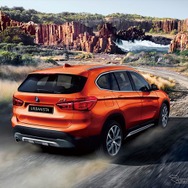 BMW X1 xDrive18d アーバニスタ（サンセットオレンジ）