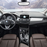 BMW2シリーズ アクティブ ツアラーのPHV「225xe」改良新型