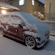1月22日に首都圏で降った雪は、急速に発達した低気圧の影響でクルマを雪国のように覆い隠した