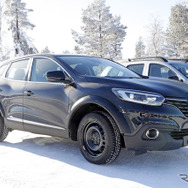ルノーの新型フラッグシップSUV、開発車両をスクープ