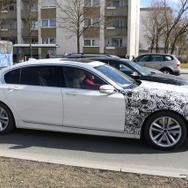 BMW  M760i xDrive スクープ写真