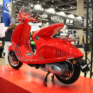 Vespa 946（RED）（東京モーターサイクルショー2018）