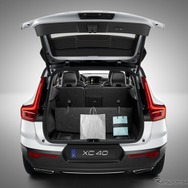 ボルボXC40（海外仕様）