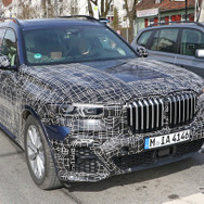 BMW X7 スクープ写真