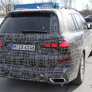 BMW X7 スクープ写真