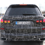 BMW X7 スクープ写真