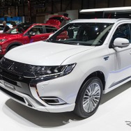 三菱 アウトランダー PHEV の2019年モデル（ジュネーブモーターショー2018）