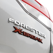 新型スバル・フォレスターX-BREAK