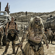 イモータン・ジョー／『マッドマックス 怒りのデス・ロード』-(C)2015 VILLAGE ROADSHOW FILMS (BVI) LIMITED