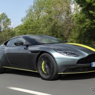 アストンマーティン DB11 AMR