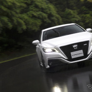 トヨタ・クラウン新型のプロトタイプ