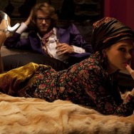 『サンローラン』（C）2014 MANDARIN CINEMA - EUROPACORP - ORANGE STUDIO - ARTE FRANCE CINEMA- SCOPE PICTURES / CAROLE BETHUEL