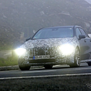 メルセデス AMG A45 スクープ写真