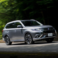 三菱 アウトランダーPHEV