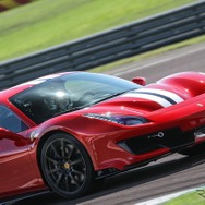 フェラーリ 488ピスタ