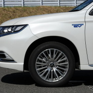 三菱 アウトランダーPHEV（プロトタイプ）