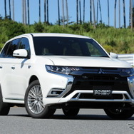 三菱 アウトランダー PHEV（プロトタイプ）