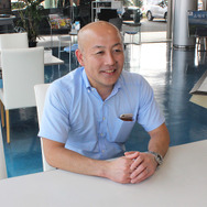 栃木スバル自動車株式会社那須店・大塚美知店長。