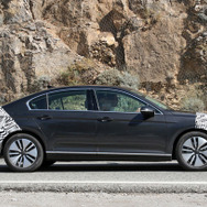 VW パサートGTE 改良新型スクープ写真