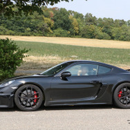 ポルシェ　718ケイマン GT4 市販型　スウープ写真
